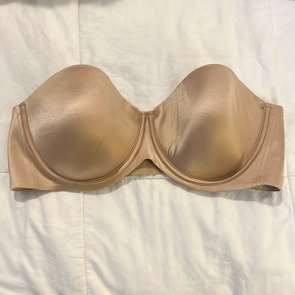 Seamless Strapless Underwire Bra in Nude